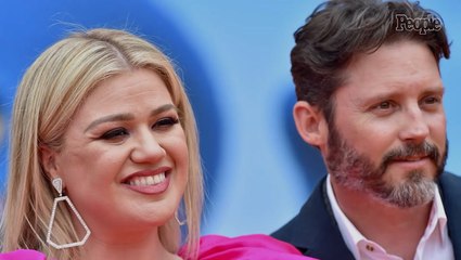 Kelly Clarkson Fights Back Tears Onstage in Viral Video Taken 12 Days Before Death of Ex-Husband Brandon Blackstock