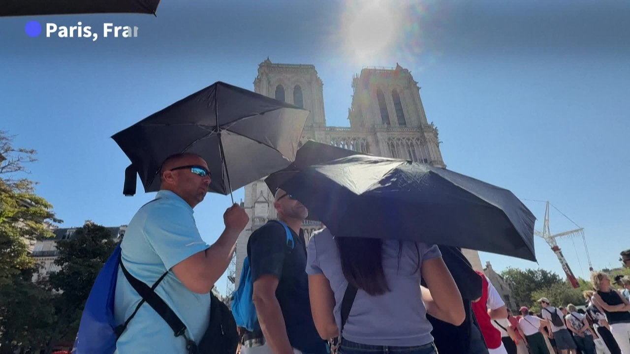 Chaleur : éventail ou ventilateur de cou, tous les moyens sont bons pour se rafraîchir