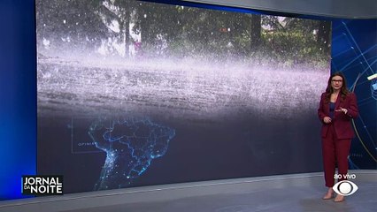 Virada no tempo leva chuva forte e granizo para a região serrana do Rio