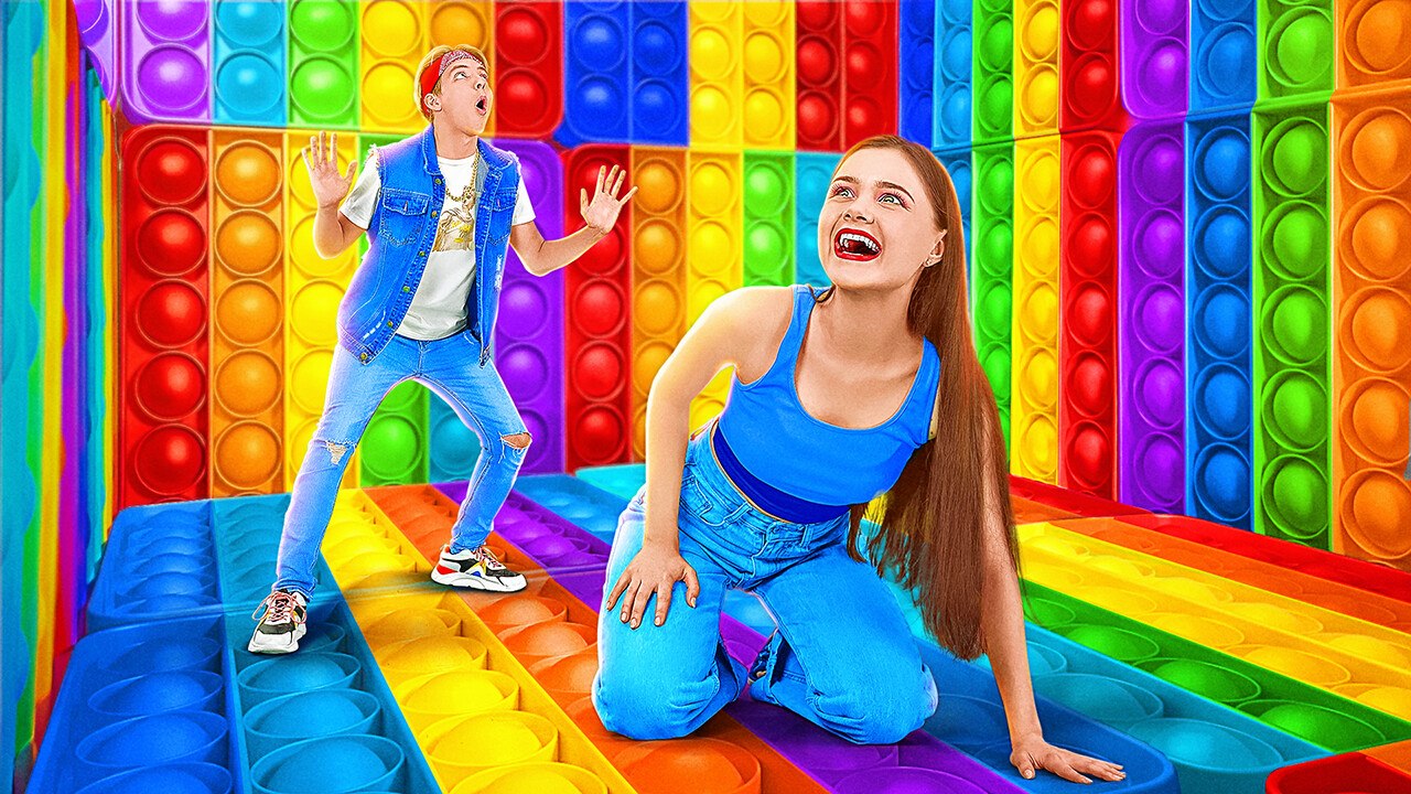 WOW! POP IT HOUSE FOR 24 HOURS || Funny Simple Dimple Life Hacks! Squishy Challenge By 123GO! TRENDS