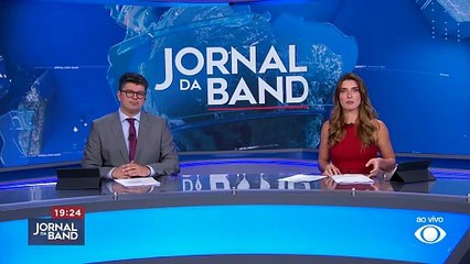 Acidente entre carreta e ônibus deixa 11 mortos e 45 feridos