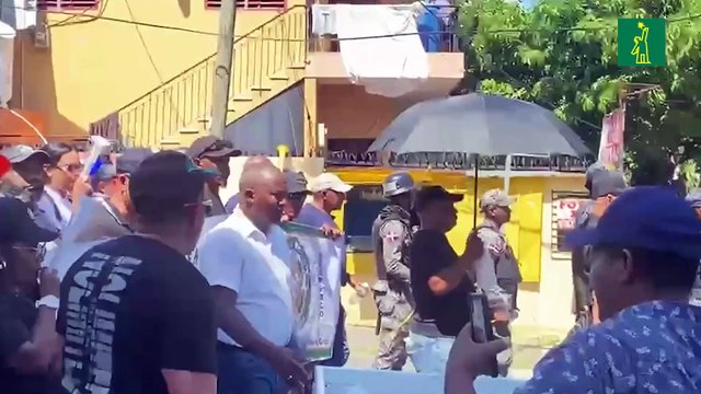 Oficiales retirados marchan en demanda de sus reivindicaciones salariales