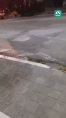 Cliente agride entregador de aplicativo, e categoria reage derrubando portão de prédio