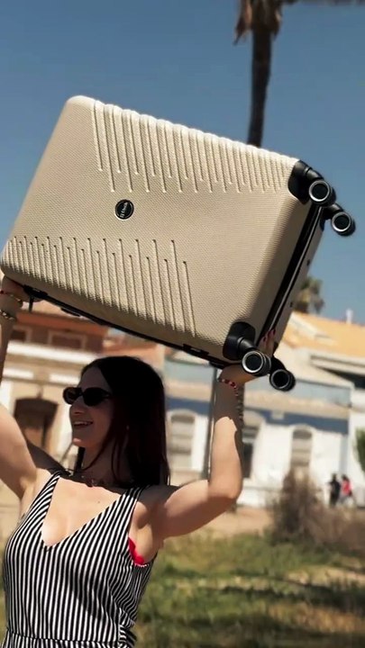 Kappa Xpand 77 cm – Maleta Grande Rígida Extensible