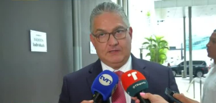 Ministro Orillac muestra rechazo al acuerdo sobre jubilaciones especiales