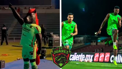 Jugadores de Juárez salen a calentar para el juego ante Toluca en la Jornada 4 de Liga MX