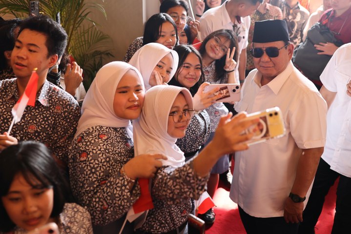 Sambut Prabowo di Singapura, WNI Gaungkan Semangat Kemerdekaan RI ke-80