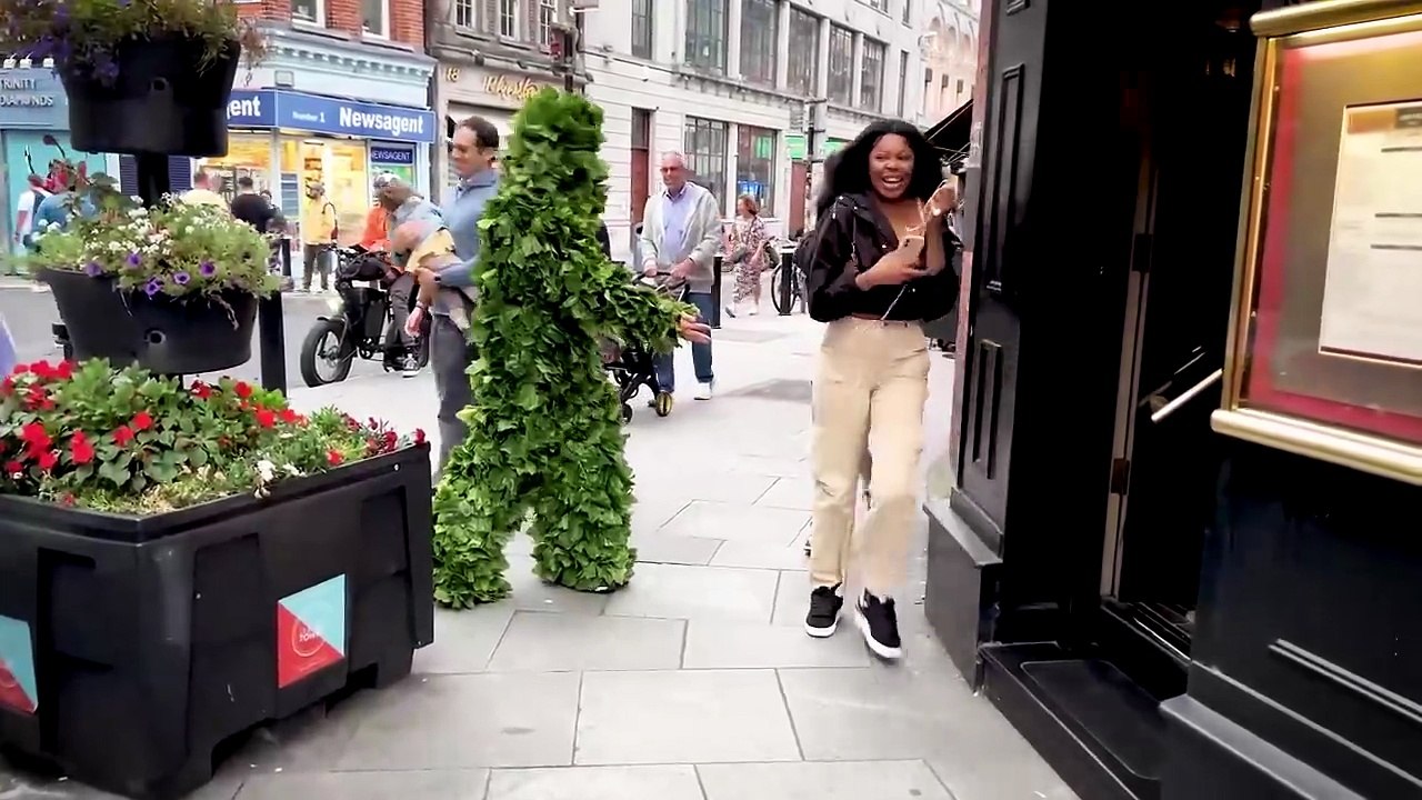 Hilarious Bush Man Prank 2025 | People’s Funniest Scare Reactions Ever!