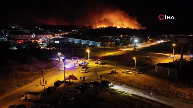 Orman yangınında alevler yerleşim yerlerine ulaştı!