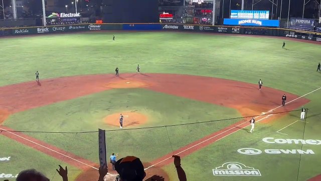 Johneshwy Fargas la manda a la calle