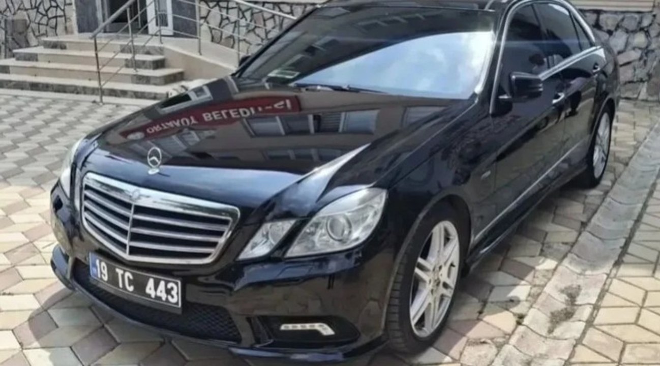 7 bin 69 nüfuslu ilçeye lüks makam aracı! Sosyal medya paylaşımı gündem oldu