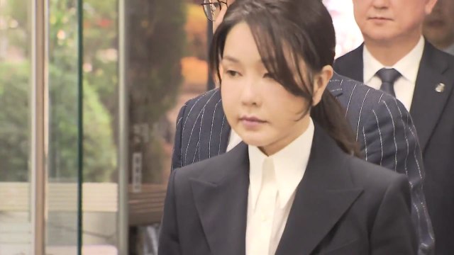 김건희, 남부구치소 도착...특검, '나토 순방 목걸이' 확보 / YTN