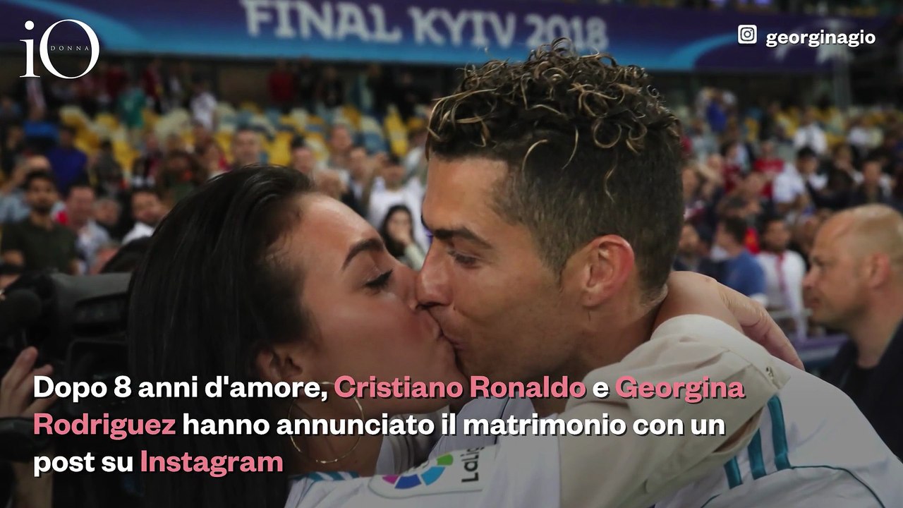 Cristiano Ronaldo e Georgina Rodriguez si sposano, l'annuncio sui social e l'anello da sogno