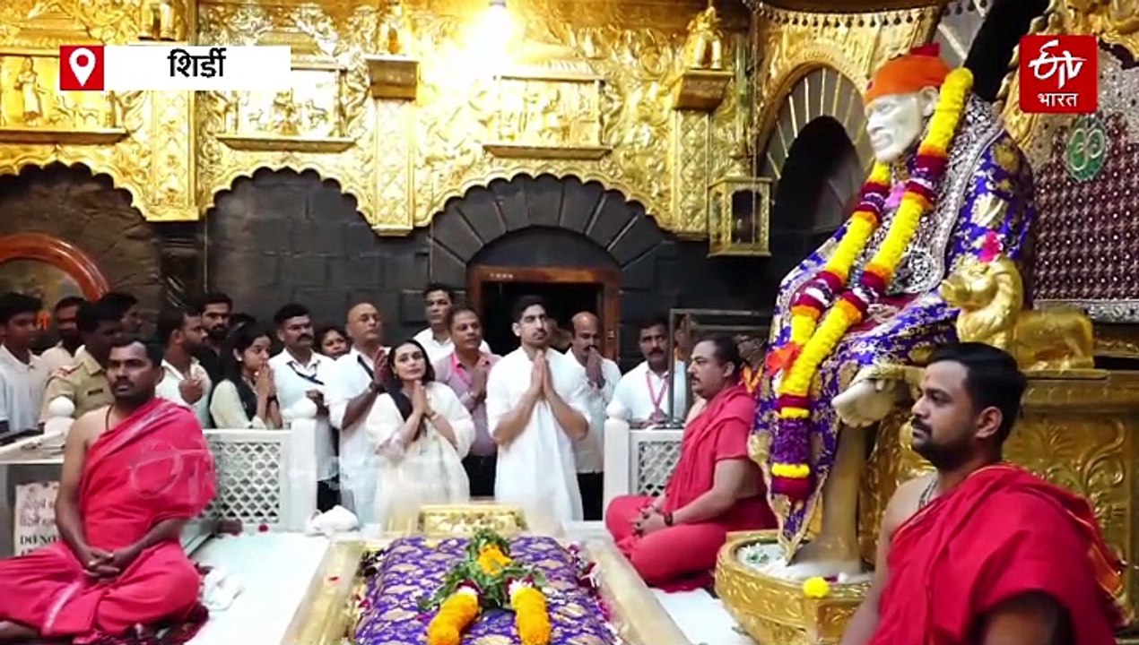 राष्ट्रीय पुरस्कार जिंकल्यानंतर राणी मुखर्जी साई चरणी नतमस्तक, पतीच्या 'वॉर २'साठी केली प्रार्थना...