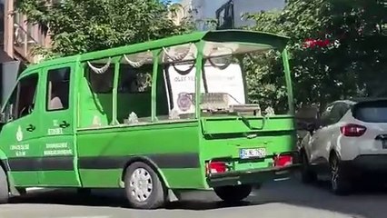 Kadın Milli Takımımızın eski doktoru kolunda serumla evinde ölü bulundu
