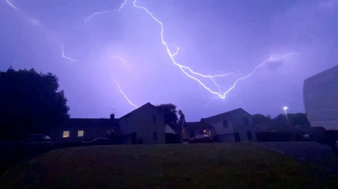 Tenby & Saundersfoot light up with spectacular 'lightning show'