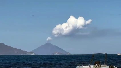 Stromboli, anche il cratere eoliano ha la sua attività esplosiva