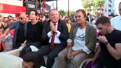 Antalya Büyükşehir Belediyesi'ne operasyon; 17 gözaltı