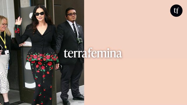 J'ai cru qu'ils avaient changé l'actrice : Catherine Zeta-Jones méconnaissable dans Mercredi Saison 2, les fans sont choqués