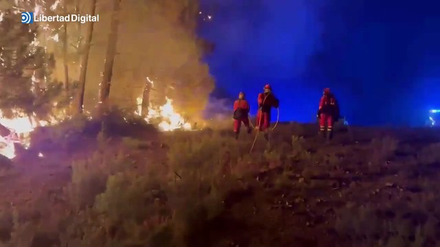 Incendios en León: diez activos y 3.000 vecinos desalojados de sus casas