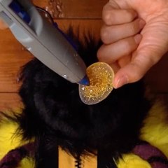 A stunning bumblebee bag made from improvised materials!