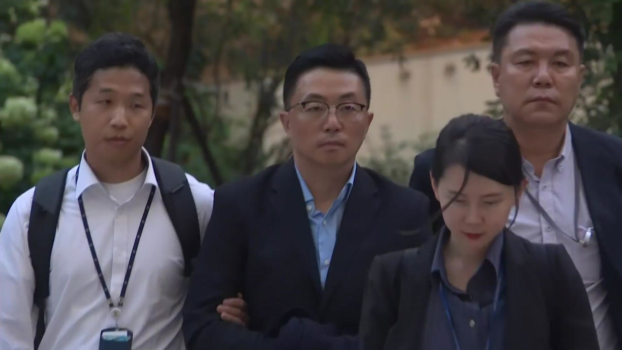 '김건희 집사' 김예성 공항서 체포...특검 이송돼 조사 중 / YTN