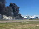 Großbrand in Montana: Flugzeug kracht in geparkte Maschinen