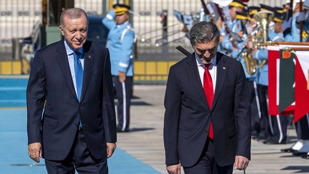 Cumhurbaşkanı Erdoğan, Gürcistan Cumhurbaşkanı Kavelashvili’yi resmi törenle karşıladı