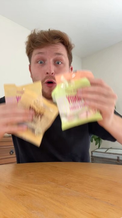 Des bonbons sans sucre chez @NORMAL France Parfait pour grignoter sans culpabiliser… enfin je crois 😏🍬On valide pour garder le Summer body ? 😂💪✨