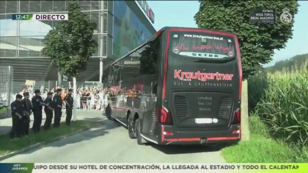 Locura en la llegada del Real Madrid al estadio