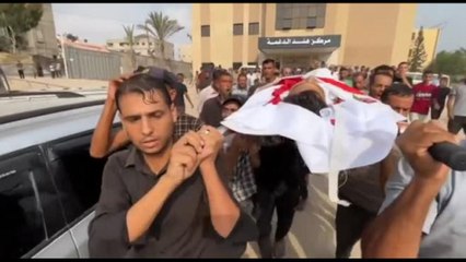 A Gaza si piangono i morti dopo ultimi attacchi: 89 uccisi in 24 ore