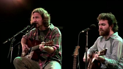 Society (Jerry Hannan cover) with Liam Finn - Eddie Vedder (live)