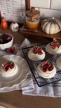 #fypageシ #foryourpage #partyfood #cooking #homecooking #yummyfood #Goodfood #foodlovers #eating #cookinglover #viral #simplerecipe #cookingideas #recipe #deliciousfood #dessertrecipe #sweets #blueberry #strawberry #icecream