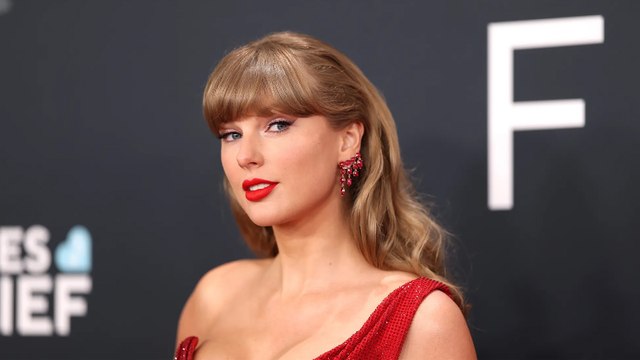 Taylor Swift Announces New Album 'The Life of a Showgirl' in Teaser for Travis Kelce's Podcast | THR News Video
