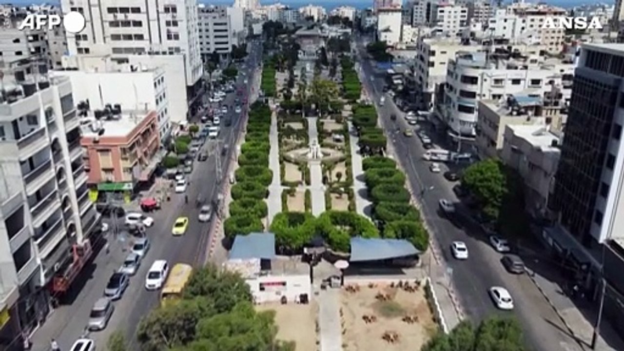 Da una citta' nomale a un cumulo di macerie, Gaza City prima e dopo l'inizio della guerra