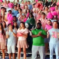 The boy saved his gril friend with a ghostly bravery like these people🤗