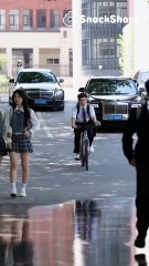 What! That college student turned out to be our gang boss-Reborn- The Boss Returns