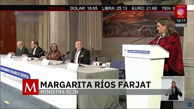 La ministra Margarita Ríos Farjat realiza reconocimiento a Javier Laynez Potisek