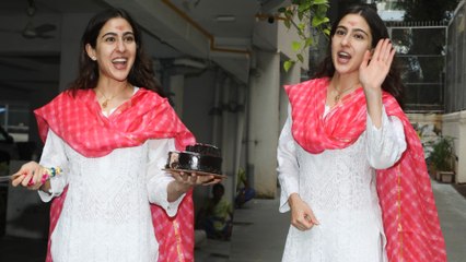 Sara Ali Khan Celebrates Her 30th B'day With The Paps & Fans | Cake Cutting