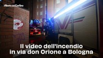 Il video dell'incendio in via don Orione a Bologna