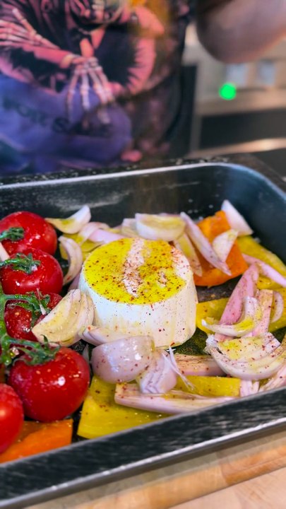 Simone Zanoni : Les pasta de la flemme. Pas de recette précise, pas de gaspillage   on ouvre le frigo, on utilise les restes, et on laisse parl