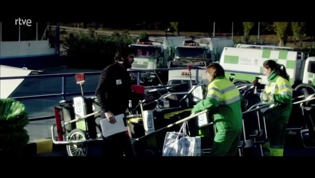 {Una palabra tuya} 2008 - Loneliness of the characters and how each must find ways to fit in a society