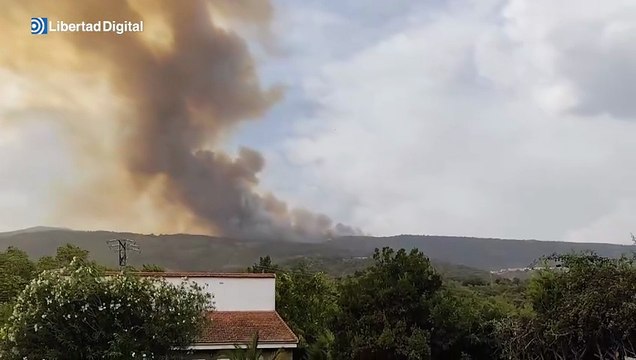 Un nuevo incendio forestal en Cáceres obliga a evacuar a más de 250 personas