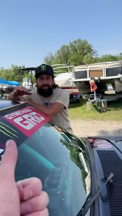Il achète une ruine sur une vente aux enchère sur son téléphone