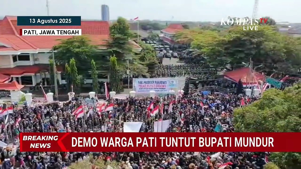 Detik-Detik Gas Air Mata Ditembakkan ke Massa Aksi Demo Tuntut Bupati Pati Sudewo Mundur