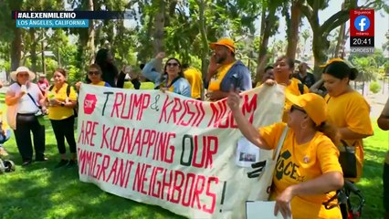 Comunidad latina en Los Ángeles llama a boicotear Walmart y Home Depot por apoyar redadas