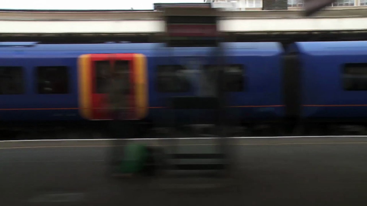 In their room - London 2013 Trailer engl mit deutschen UT