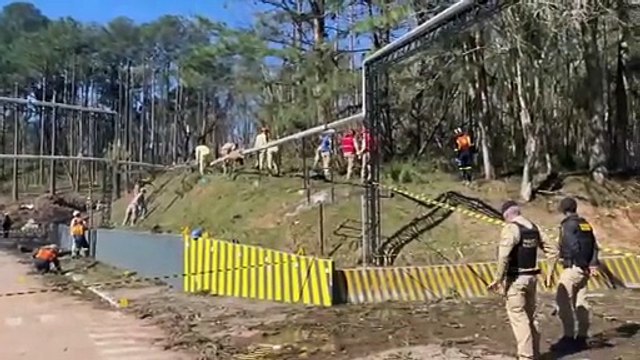Bombeiros retomam buscas por vítimas de explosão em fábrica