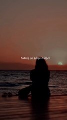 Kadang gw pengen banget bisa nangis di pundak seseorang...