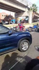 Acidente envolvendo motocicleta trava trecho da Av. Bonocô